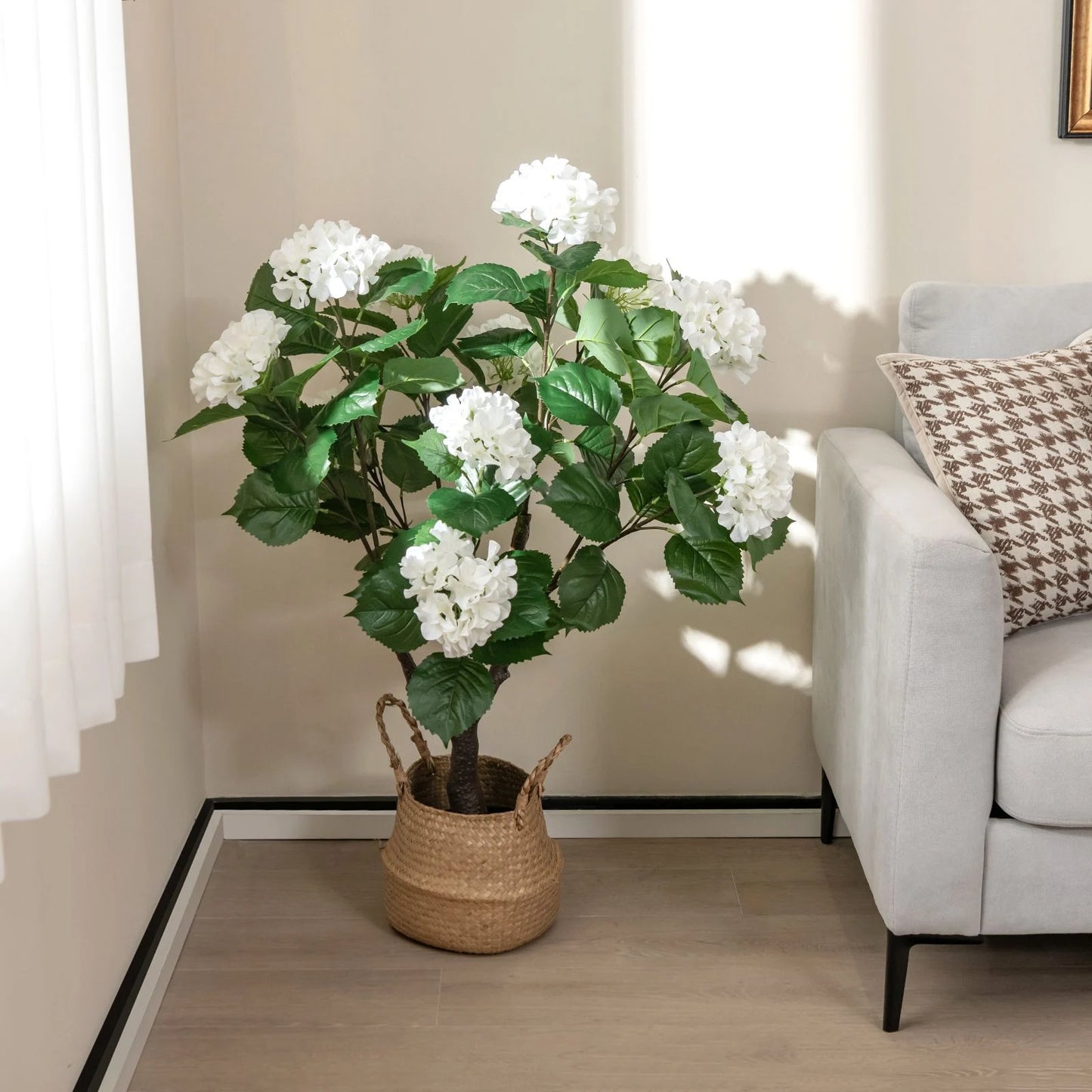 Elegant Artificial Hydrangea Tree – 11 White Blossoms for Timeless Beauty